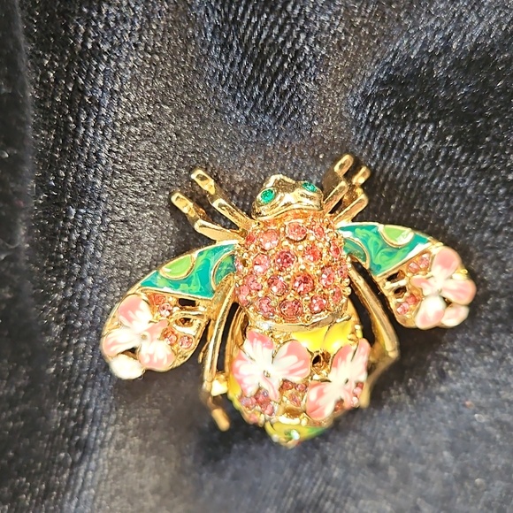 Jewelry - Classic Joan Rivers Bee Brooch, Flowers, Lady Bug, Mostly Pink